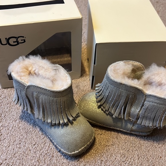 UGG | gold boots baby 2/3 - Picture 2 of 5
